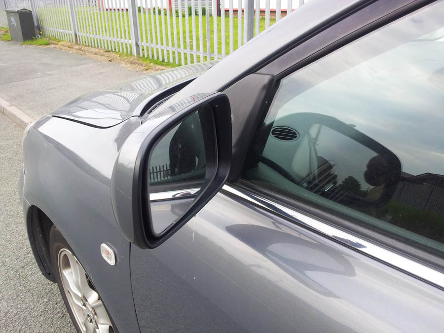 Toyota Avensis T3-X door-mirror-passenger-side-front-electric